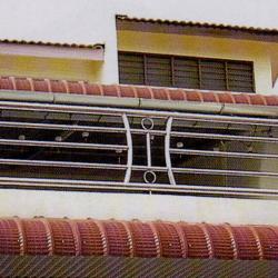 Stainless Steel '304' Balcony  Railing (Curve) SSR 21